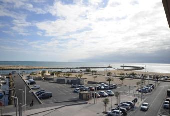 Studio vue mer has Balcony rooms