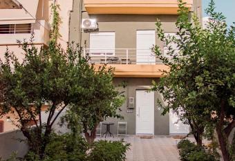 Athina Secret Apartments Adults Only allows 18 year olds to book a room
