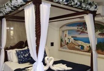 Ahuzat Shaul Seaside Honeymoon Suite allows 18 year olds to book a room