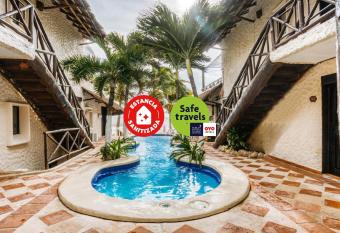 Capital O Mimi Del Mar, Playa del Carmen has Balcony rooms