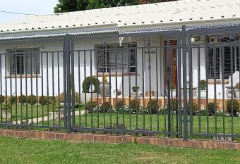 VREDE & VREUGDE allows 18 year olds to book a room