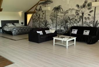 Le Loft Occitan allows 18 year olds to book a room
