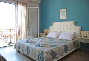 RIA CENTRAL STUDIOS has Balcony rooms