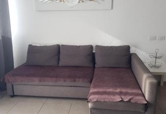 Apartamento las Americas primera l  nea allows 18 year olds to book a room