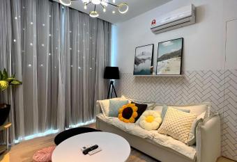 Premium Swanhouse no.SiX with 3bedrooms Condo has Balcony rooms