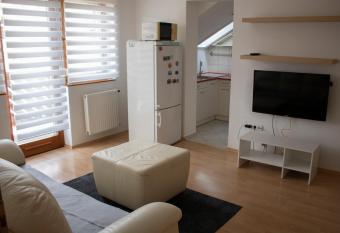 Csalog  ny Apartman has Balcony rooms