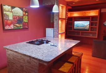 CRC APARTMENT near airport 5min NO PARKING has Balcony rooms