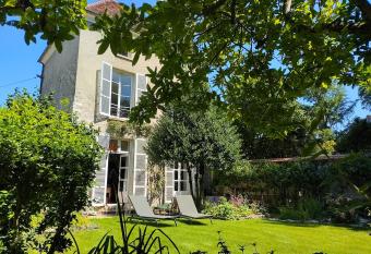 Le Grand Barrois has Balcony rooms