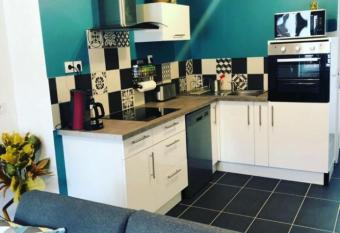 Le cosy roannais has Balcony rooms