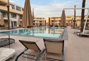 Studio in G Cribs EL Gouna allows 18 year olds to book a room