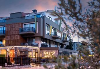 Sealife Royal Suites allows 18 year olds to book a room