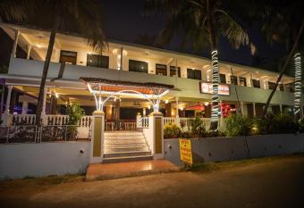 The Woodside Inn has Balcony rooms