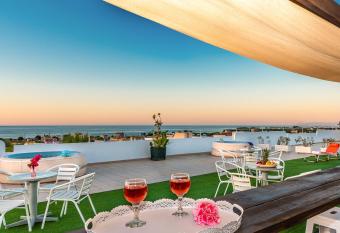 Louladakis Apartments has Balcony rooms