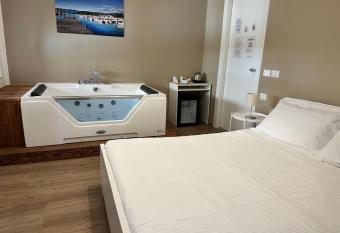 Colombo 32 Affittacamere allows 18 year olds to book a room