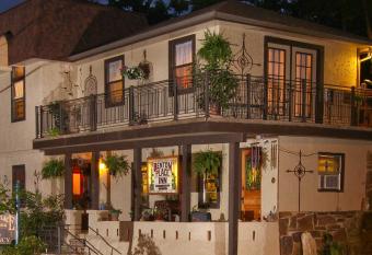 Benton Place Inn has Balcony rooms