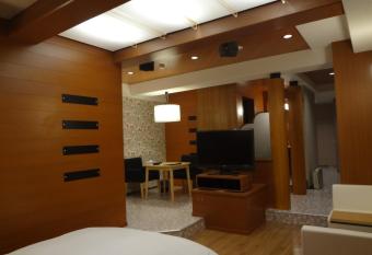 Royal Hotel Uohachi Bettei - Vacation STAY 27291v allows 18 year olds to book a room