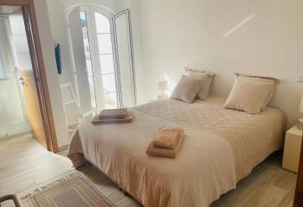 Feelgood Sagres Vegan Homestay has Balcony rooms