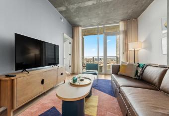 El Paso at Natiivo - Downtown Austin - Rooftop Pool has Balcony rooms