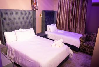 Gold Crown International Hotel has Balcony rooms