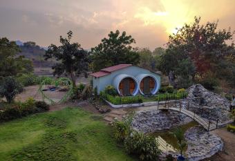 Van Vagdo Resort has Balcony rooms