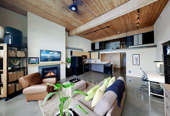 19th Avenue Lofts Unit 213 has Balcony rooms