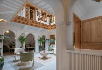 Riad le saadien allows 18 year olds to book a room