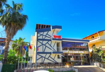 Mr Crane Hotel has Balcony rooms