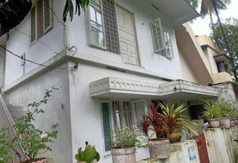 Jestine Homestay has Balcony rooms