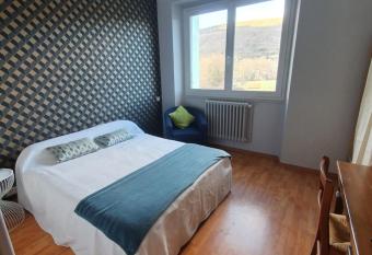 Chambre priv  e du Majestic allows 18 year olds to book a room