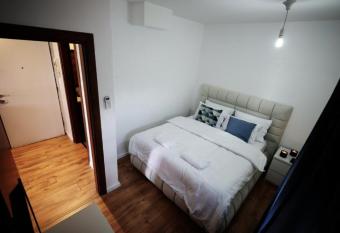                         has rooms with a private hot tub