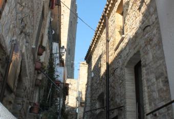 B&B Sotto le Mura has rooms with a private hot tub