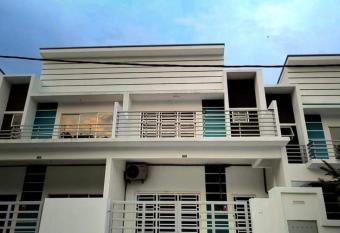 Fun Homestay has Balcony rooms