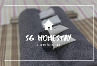 2 Storey Bungalow Malay SG HOMESTAYGOMBAK has Balcony rooms