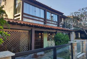 Casa em condominio fechado na melhor localiza    o has rooms with a private hot tub