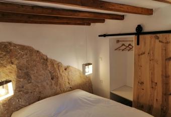 Blue Vorna has Balcony rooms