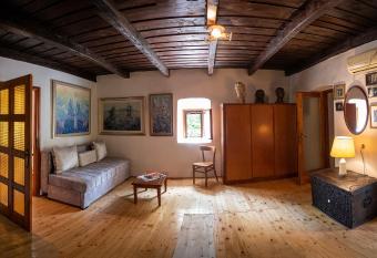 Guest house Gornji Ceklin has Balcony rooms