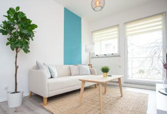 FULL HOUSE Studios - Rosenhof Apartments has Balcony rooms