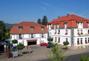 Hotel & Restaurant Eichholz allows 18 year olds to book a room