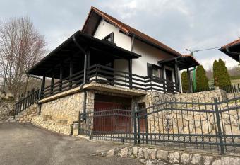 Vikendica Mlinovi has Balcony rooms