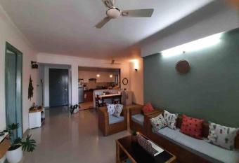 Ying-Ideal Home Stay Deluxe, two guests has Balcony rooms