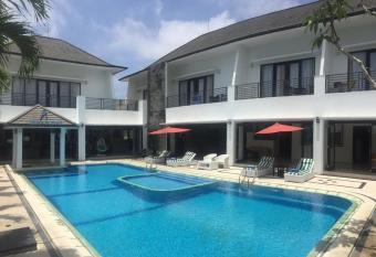 Aldeoz Villa Nusa Dua allows 18 year olds to book a room