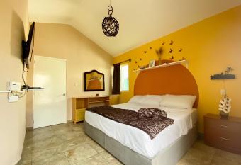 Tu casa en Veracruz (climatizada, tranquila, privada) has Balcony rooms