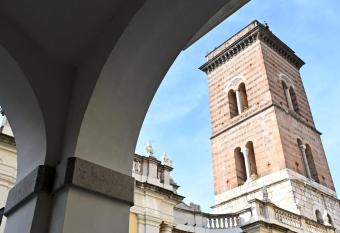 B&B a Capua - I PORTICI del centro has Balcony rooms