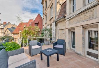 La Terrasse - Appartement 4pers Caen Hypercentre has Balcony rooms