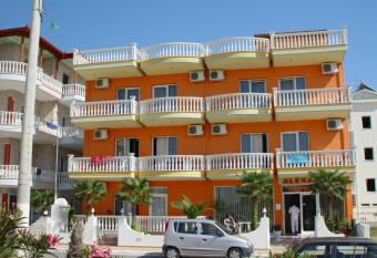 Villa Alexander has Balcony rooms