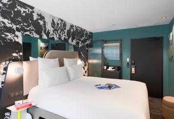 Tribe Paris La Defense Esplanade has Balcony rooms