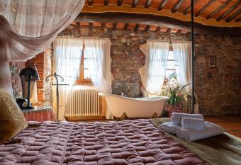 Luxury Corte Di Re Art   has Balcony rooms