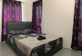 Vhey   s Guests House has Balcony rooms