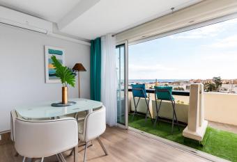 BULLDOG port nature 4 - village naturiste allows 18 year olds to book a room