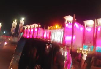 Golden Guest House has Balcony rooms